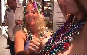 Public pussy flash 