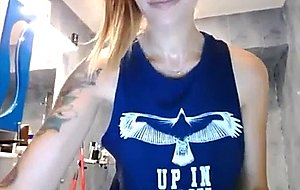 Stunning teen takes soapy bath on cam