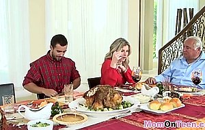 Momonteen-24-8-217-corychase-sydneycole-thanks-for-giving-big-18-