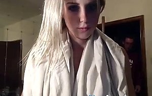 Sexy pussy squirting blonde beauty on livecam