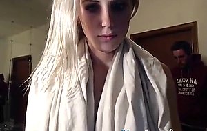 Sexy pussy squirting blonde beauty on livecam