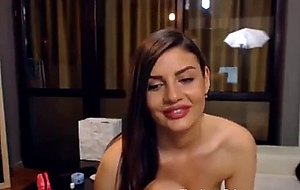 Cam beauty with big boobs masturbates