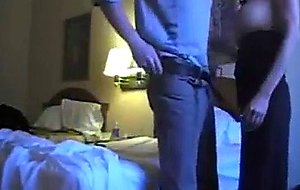 une milf baise un jeune toy boy