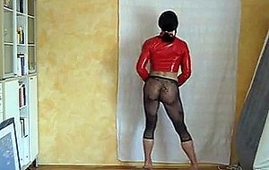 Sexy cd shows his body