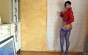 Sexy cd shows his body