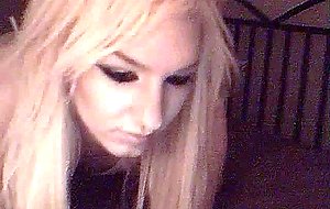 Webcam solo from a blonde ts