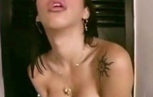 Solo brunette