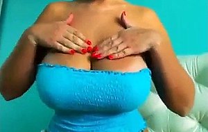 Play with my tits