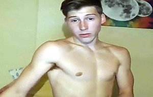 Muscular college twink showing off his naked body