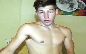 Muscular college twink showing off his naked body
