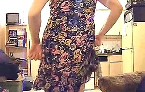Amateur crossdresser dancing & dildoing