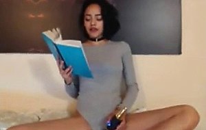 Cute teen fingers herself on webcam 