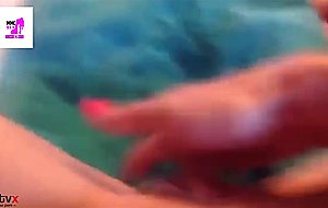 18 y old amazing woman squirting...