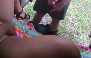 W obecnosci meza na parkingu