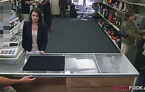 Customers wife let the pawn man fuck her