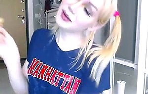 Beauty blondie