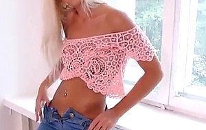 Pretty blonde teen masturbates intense 