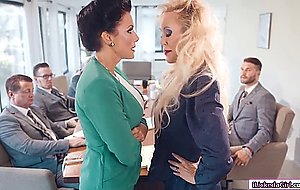 Lesbian co managers licking pussies 