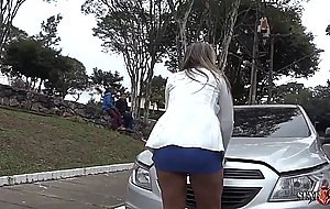 Luna oliveira inventa um defeito no carro  leva dois para dupla penetra  anal