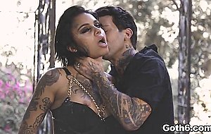 Small hands feed genevieve his cock 