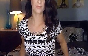 Tarty Babe Engaged To A Risque Performance Live