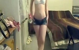 Young teen pussy show