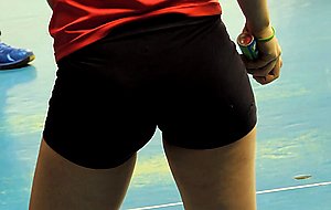 Gostosinha treinando volley