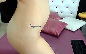 hot thick babe masturbating on webcam