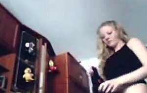 - girl show boobs and flash pussy on webcam