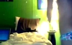 Sexy blond on webcam rubs pussy