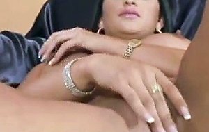Mandy loves to give head