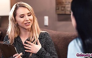 Alex is feeling stressed and seek the help of a thereapist Alix