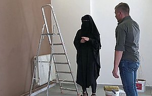 Amateur muslim girl shags with lazy painter