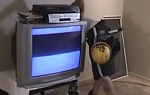Sucking a cable guy is good