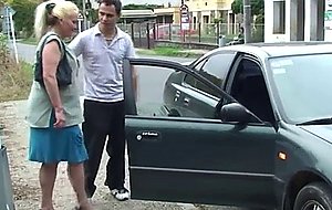 He picks up and drills her old snatch