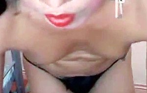 Sexy tranny playing stripshow