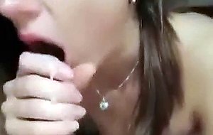 Amateur girl sucks with cumshot 