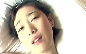 Asian chick made her video in hotel