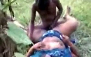 Village aunty in saree fucked