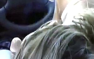 Teen sucks off her boyfriend in car