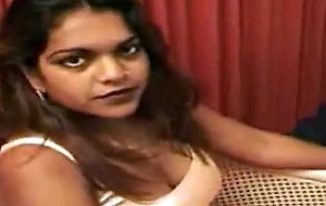 Indian housewife masturbating and fucking