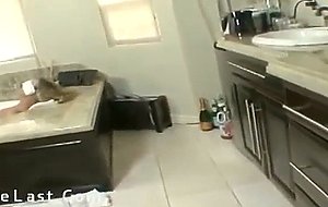 Housewife bj at the tub