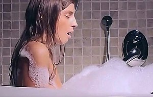 Flaca rica sexy falca is masturva in the shower