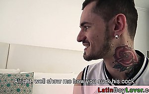 Tatted hottie lured a big cocked amateur latin into his ass