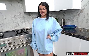 Stepmom Nadia White gave a stepson everything after she showed her tits