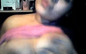 Arab slut sucks her tits