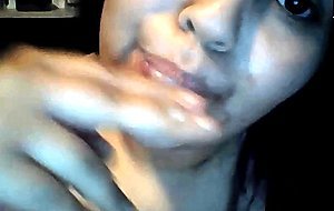 Arab slut sucks her tits