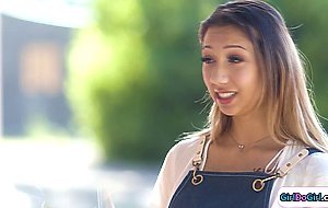 Teen asian flowershopowner kiss and licked by petite client