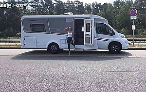 Lara-cumkitten, fick drive in an der a1 spritz meinen