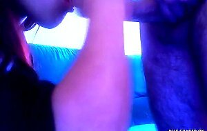 Mi spompina davanti la cam
